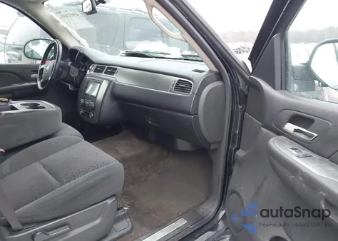 2007 Chevrolet Tahoe Ls z USA, uszkodzony, nr VIN 1GNFC13JX7R216012